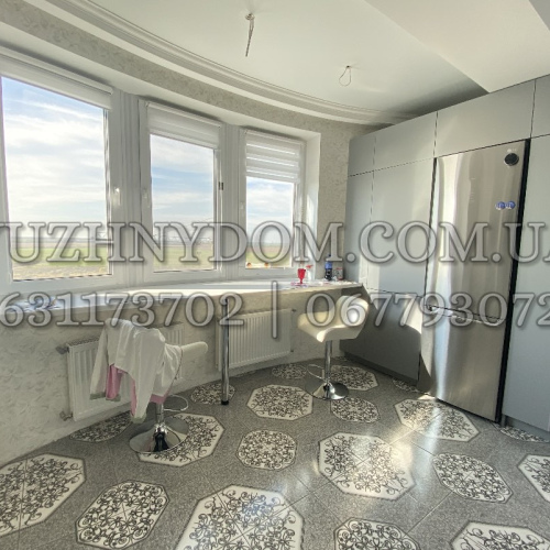 Трирівнева квартира по вул. Іванова. №0007